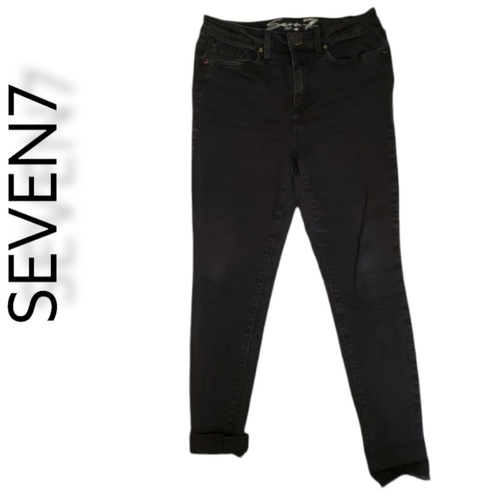 Seven7 Mid Rise Skinny.   Size 8